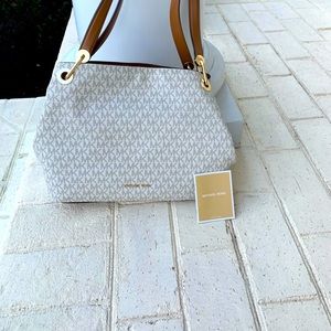 MICHAEL Michael Kors Signature Raven large tote